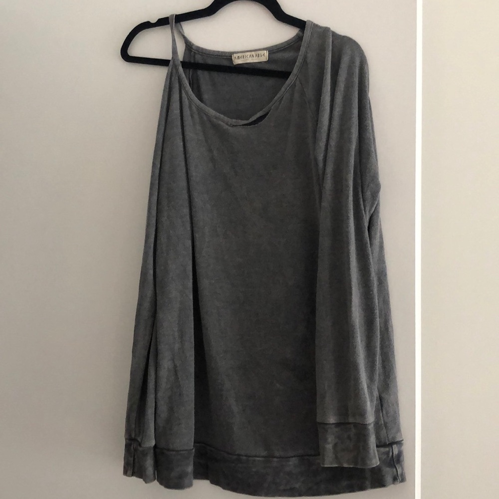 Distressed American able sweatshirt.